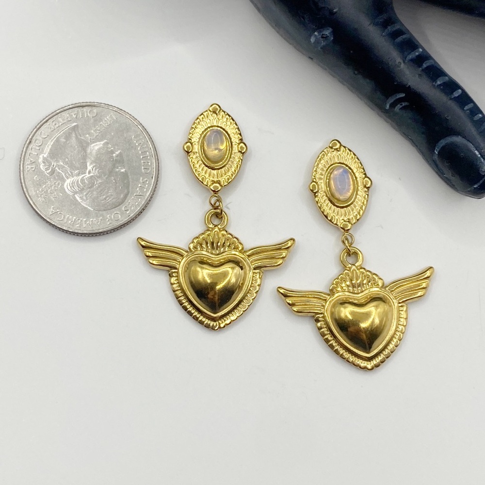 NEW Gold Winged Heart Drop Dangle Earrings - Picture 6 of 8